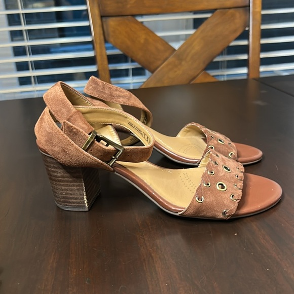 CLARKS Women's RALENE SHEEN Open Toe Sandals Stacked Heel Dark Tan Size 6.5 - Picture 17 of 17